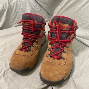 Columbia Newton Ridge Women’s Hiking Boot